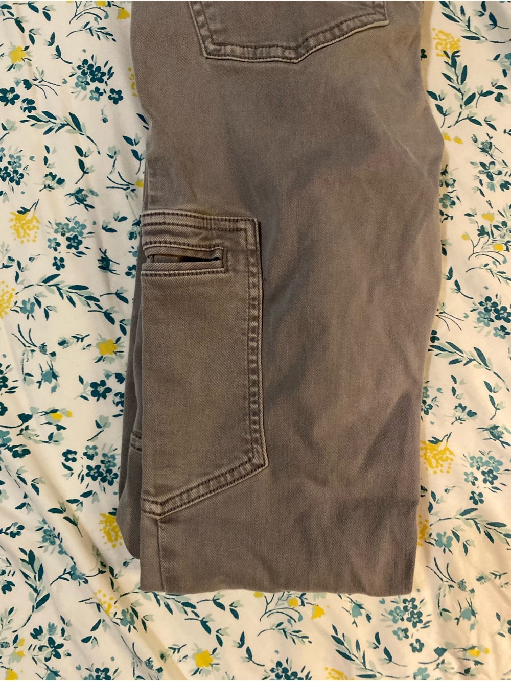 Women’s Gray Slim Jeans - Neutral Gray Stretch Denim- 6 pockets- size 6 - Picture 6 of 7